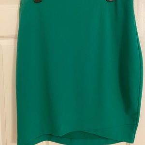 Green express skirt